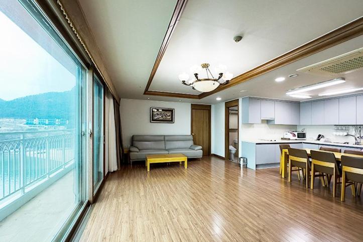 Mohang Haenaru Family Hotel Buan Kamer foto