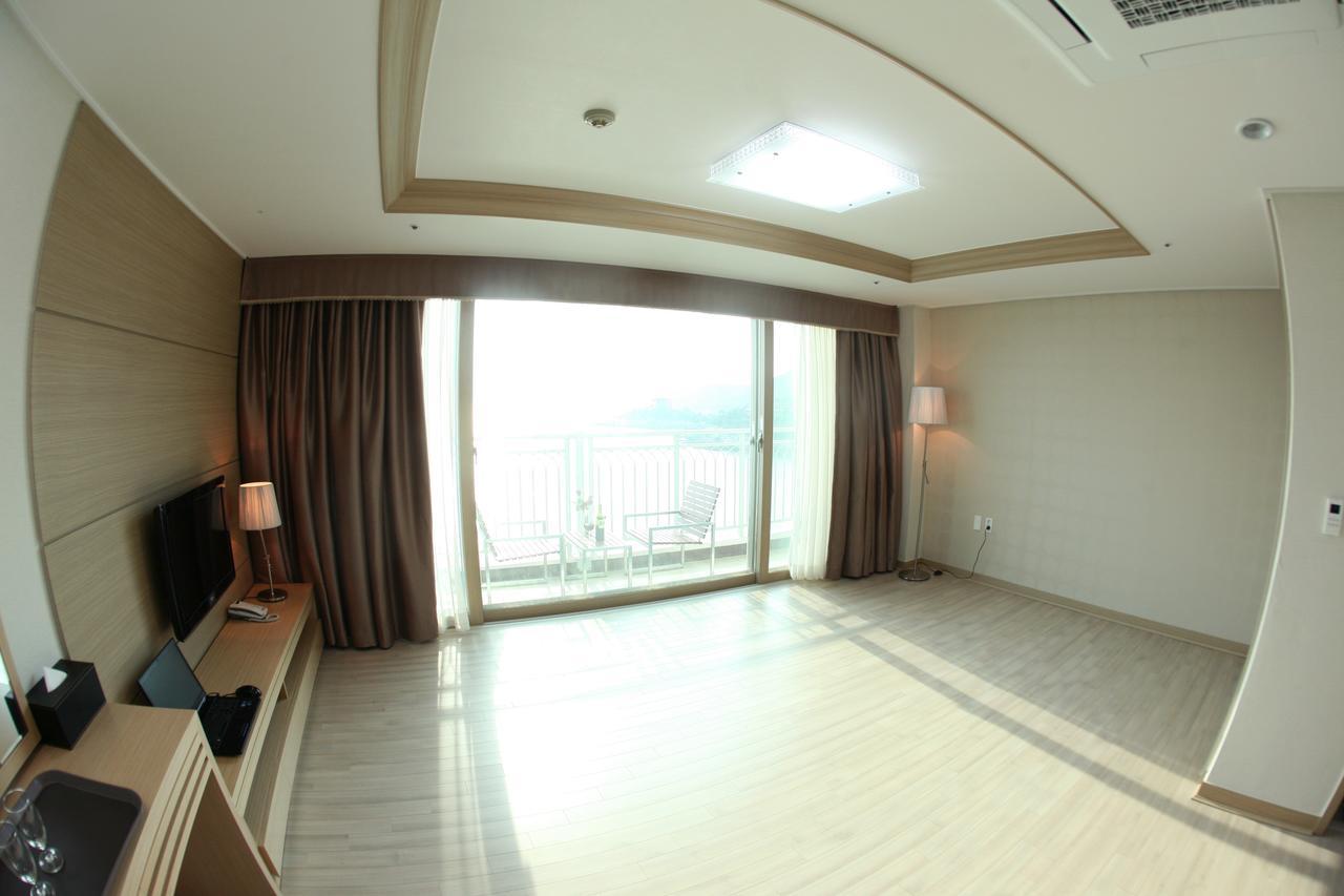Mohang Haenaru Family Hotel Buan Buitenkant foto