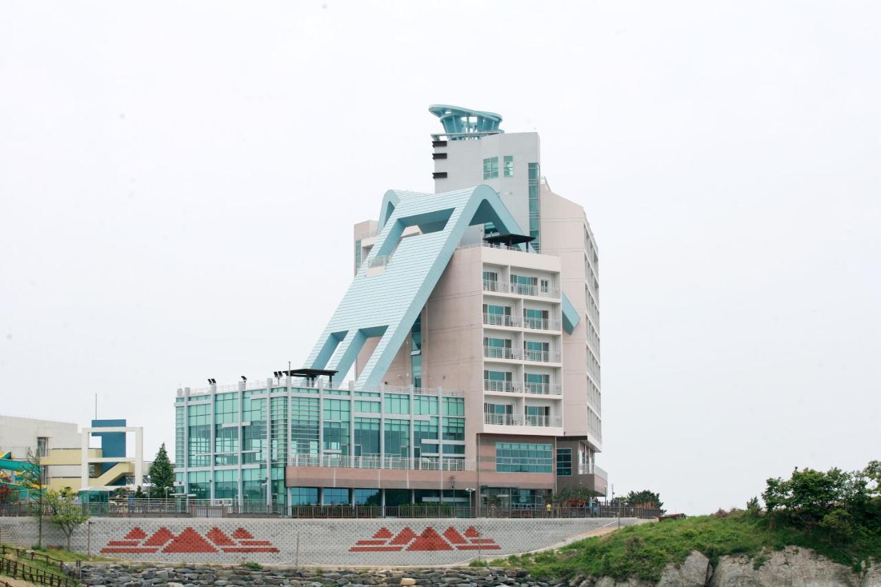 Mohang Haenaru Family Hotel Buan Buitenkant foto